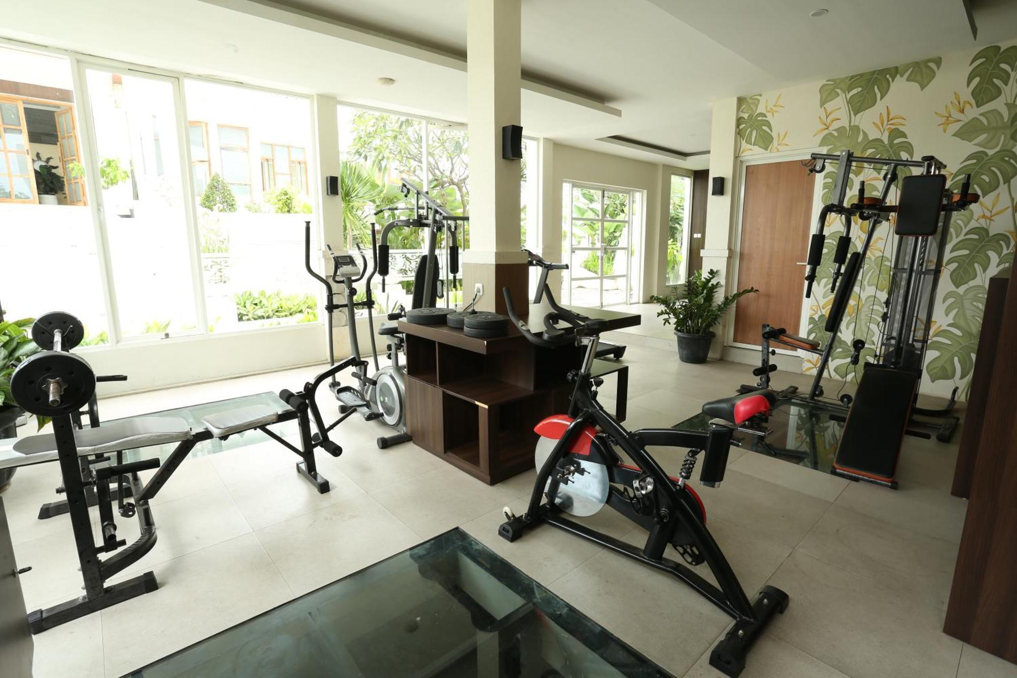 Luminor Hotel Banyuwangi By Wh Exterior foto