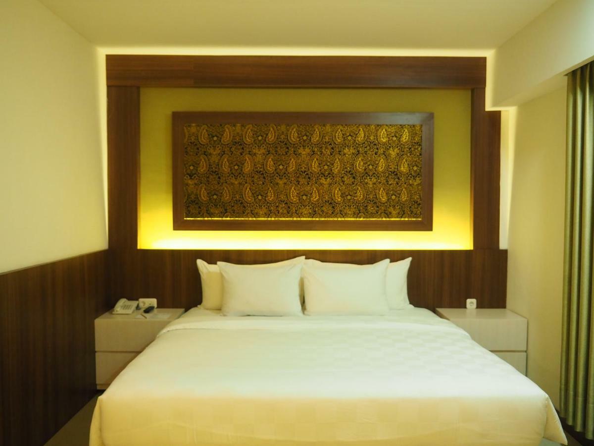 Luminor Hotel Banyuwangi By Wh Exterior foto