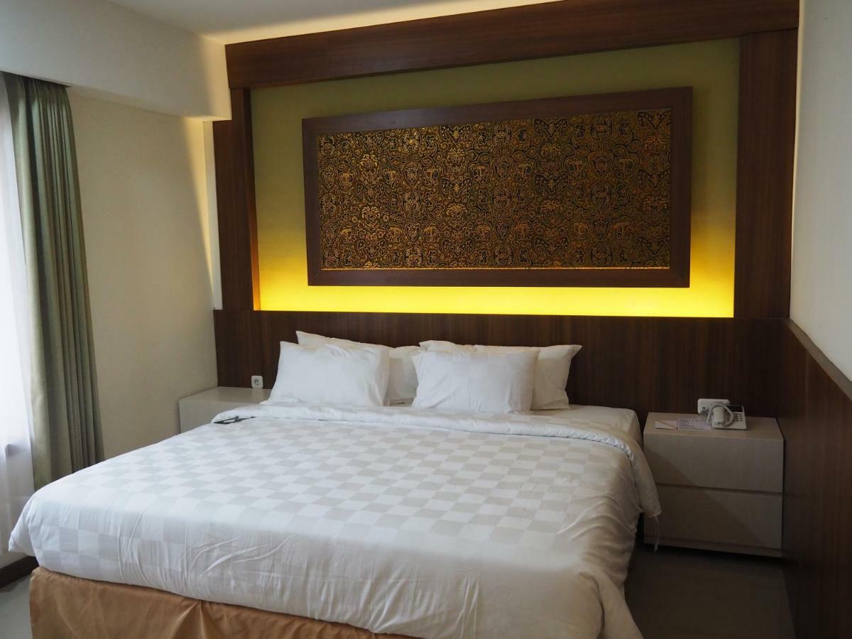 Luminor Hotel Banyuwangi By Wh Exterior foto