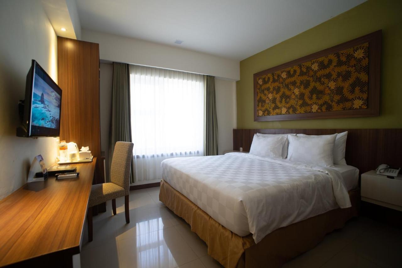 Luminor Hotel Banyuwangi By Wh Exterior foto