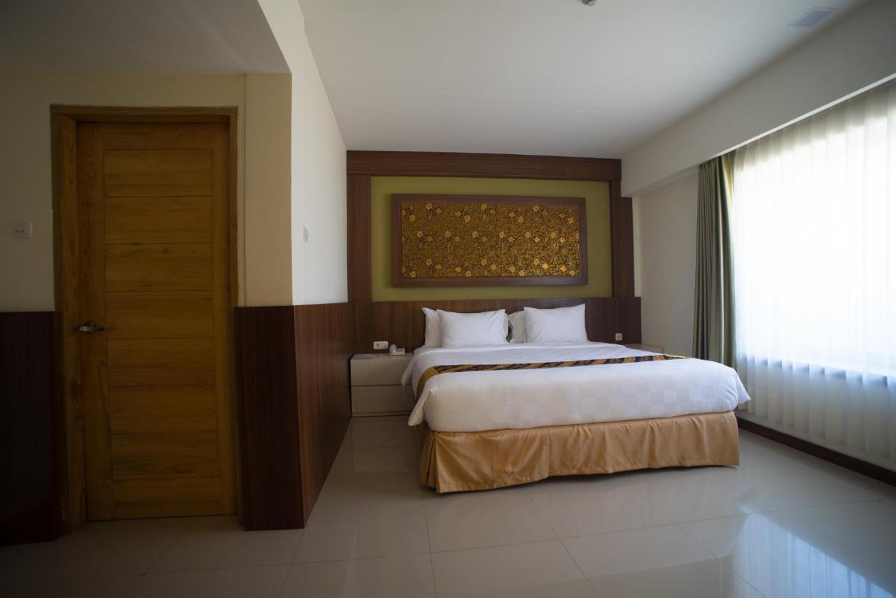 Luminor Hotel Banyuwangi By Wh Exterior foto