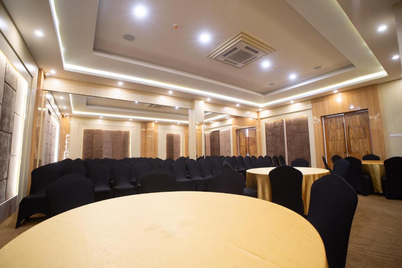 Luminor Hotel Banyuwangi By Wh Exterior foto